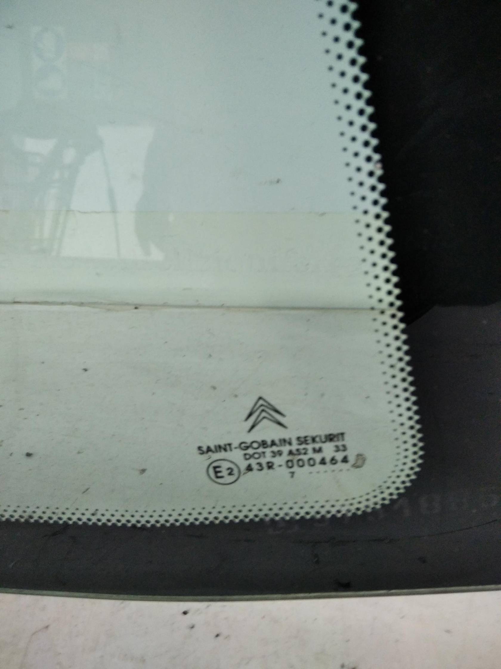 Fisso atermico parafango post. dx.